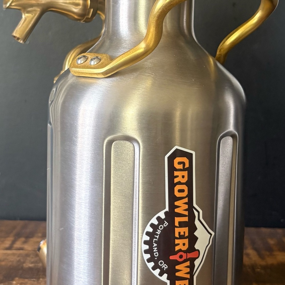Silver and Gold Drinkware Growler for Dining